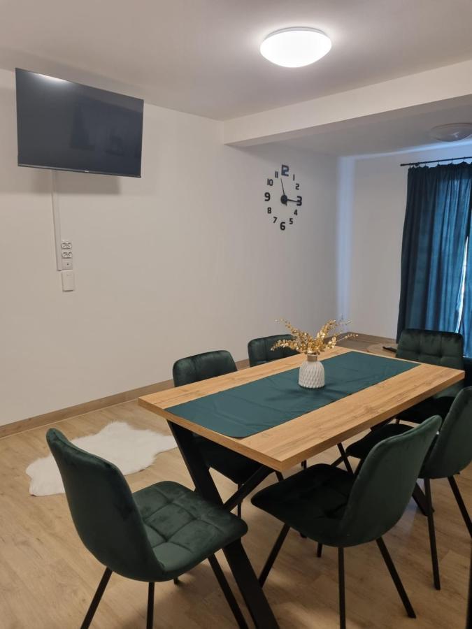 Apartamenty Jelen Pod Grapom Banska Nizna Eksteriør billede